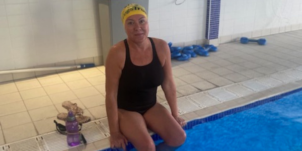 Mansfield animal lover aims for 50 mile swim in doggy paddle challenge for charity